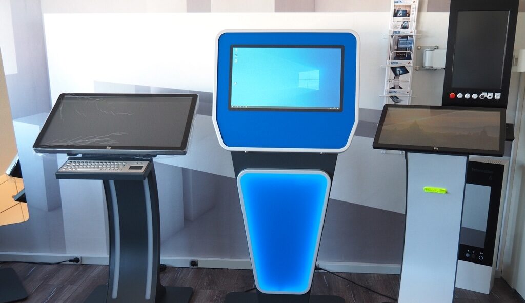 Self-Service-Terminal Standgerät V2 von SIGNAMEDIA Digitale Werbesysteme e.K. aus Niddatal